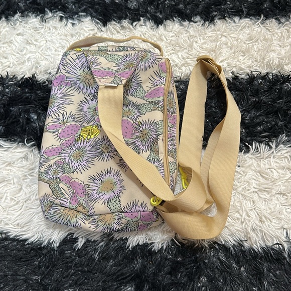The North Face Berkeley Floral Field Bag, Mineral Purple Cactus - Picture 9 of 10